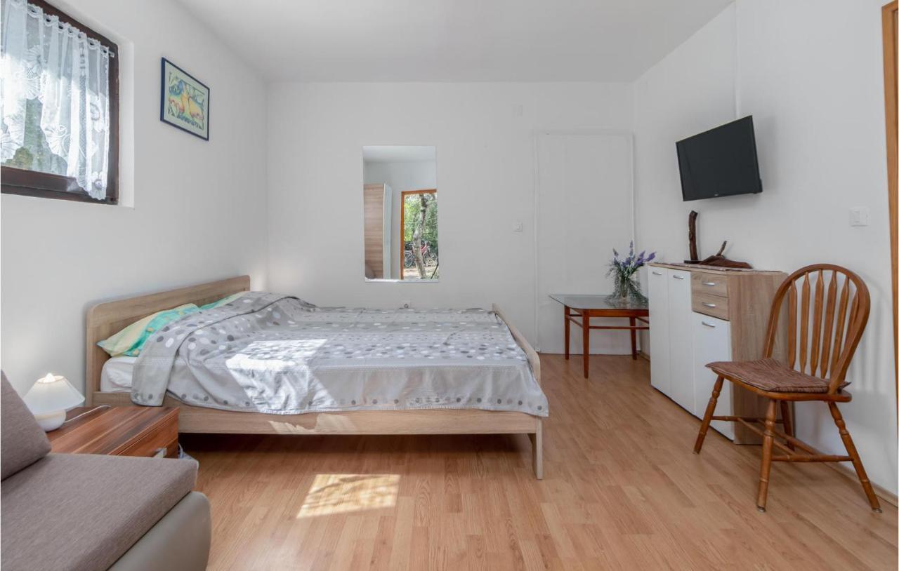 Pet Friendly Apartment In Pinezici With Wifi Экстерьер фото